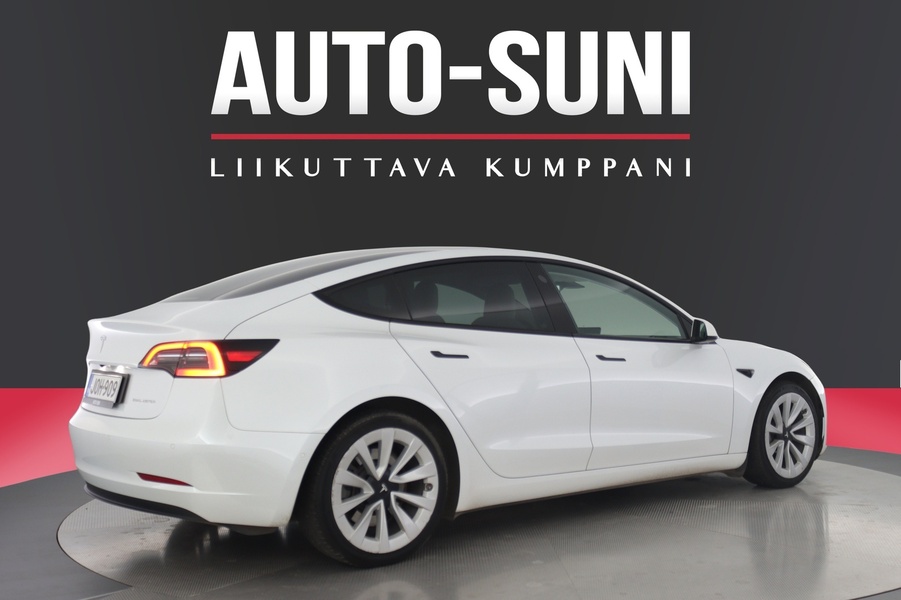 Tesla Model 3 vaihtoauto