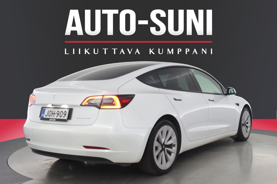 Tesla Model 3 vaihtoauto