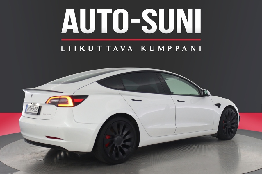 Tesla Model 3 vaihtoauto