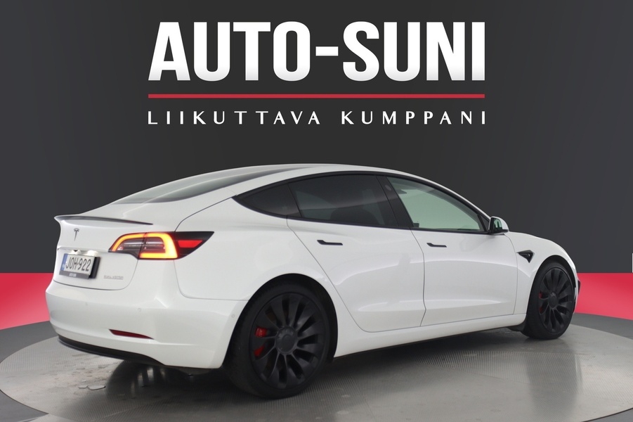 Tesla Model 3 vaihtoauto