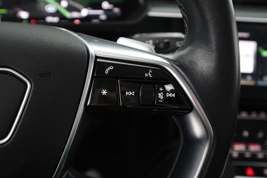 Audi Q8 e-tron vaihtoauto