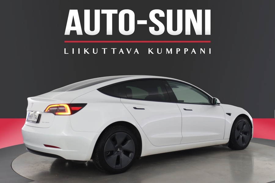 Tesla Model 3 vaihtoauto