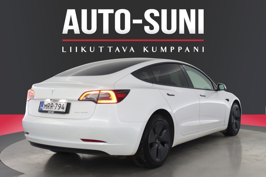 Tesla Model 3 vaihtoauto