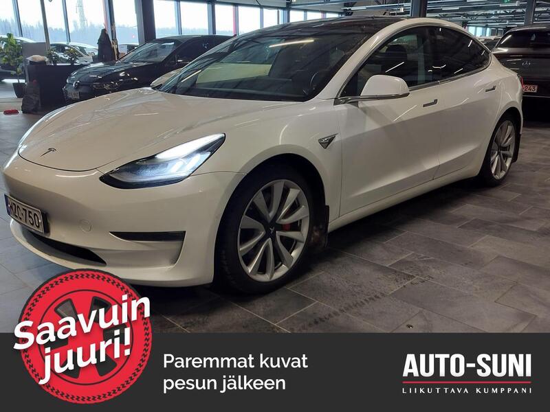 Tesla Model 3 vaihtoauto