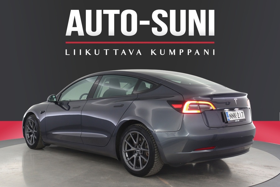 Tesla Model 3 vaihtoauto