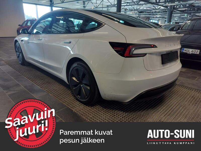 Tesla Model 3 vaihtoauto