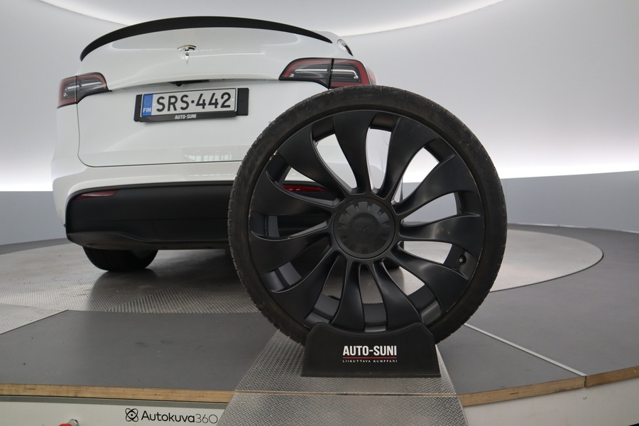 Tesla Model Y vaihtoauto