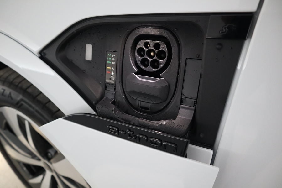 Audi Q8 e-tron vaihtoauto