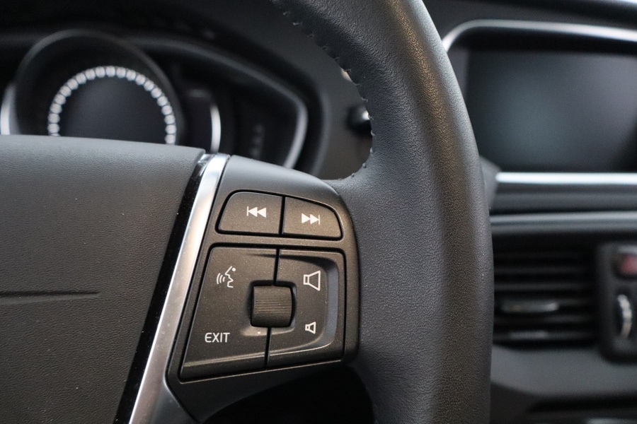 Volvo V40 Cross Country vaihtoauto