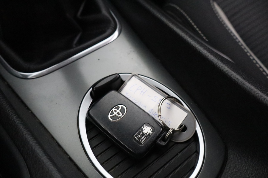 Toyota Avensis vaihtoauto