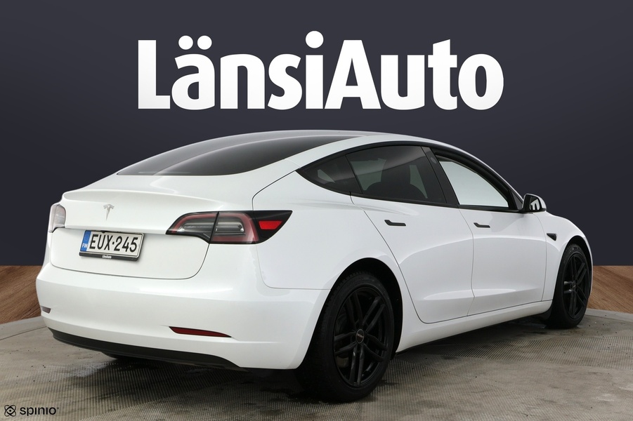 Tesla Model 3 vaihtoauto