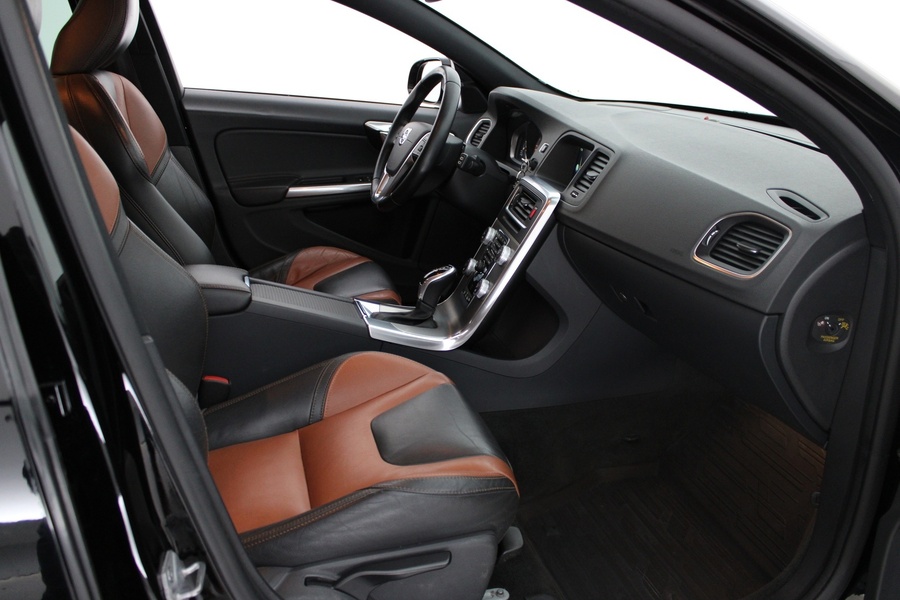 Volvo V60 Cross Country vaihtoauto