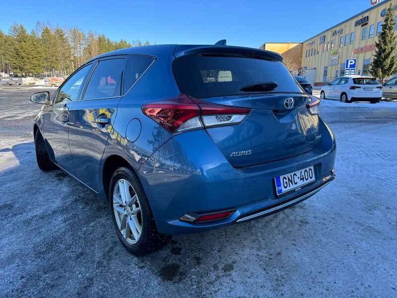 Toyota Auris vaihtoauto