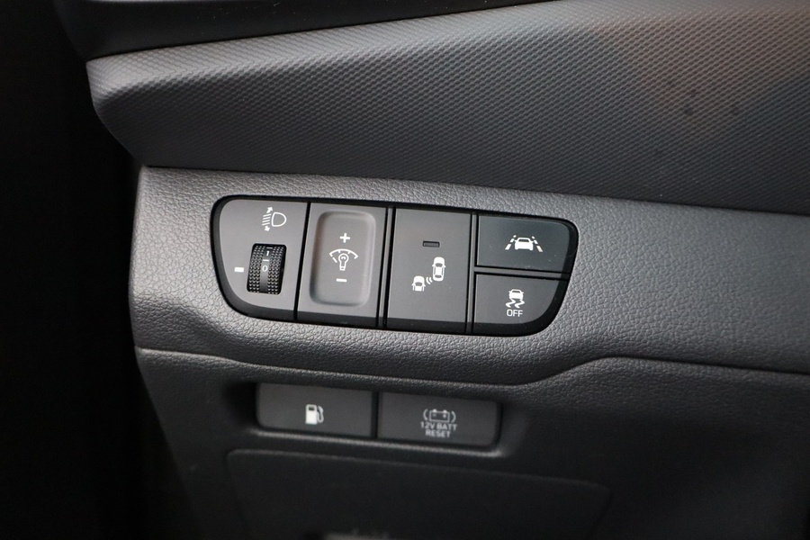 Hyundai IONIQ hybrid vaihtoauto