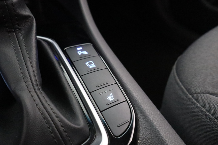 Hyundai IONIQ hybrid vaihtoauto