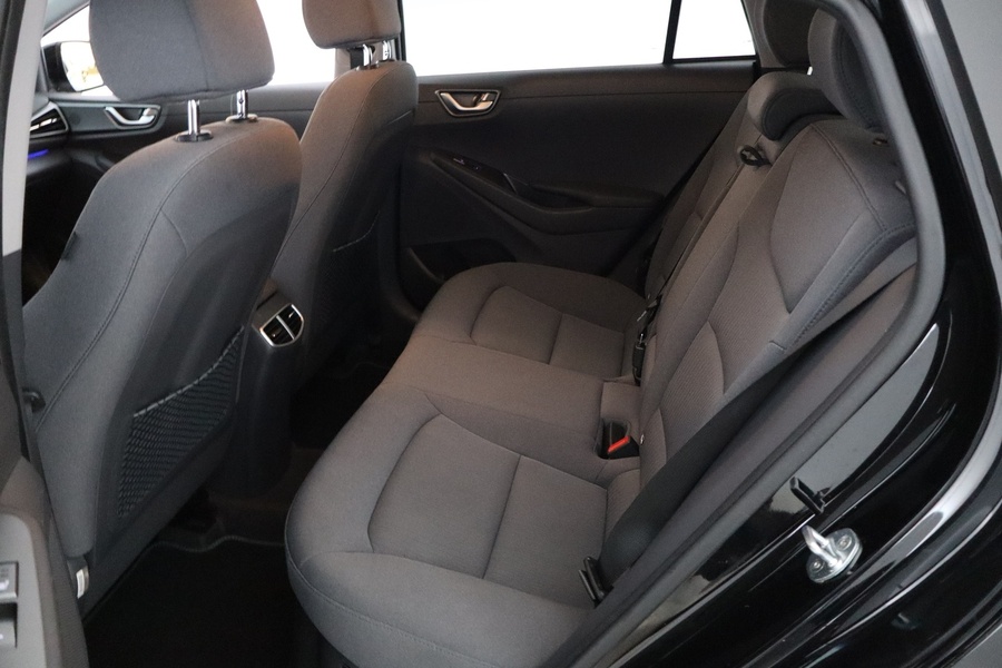 Hyundai IONIQ hybrid vaihtoauto