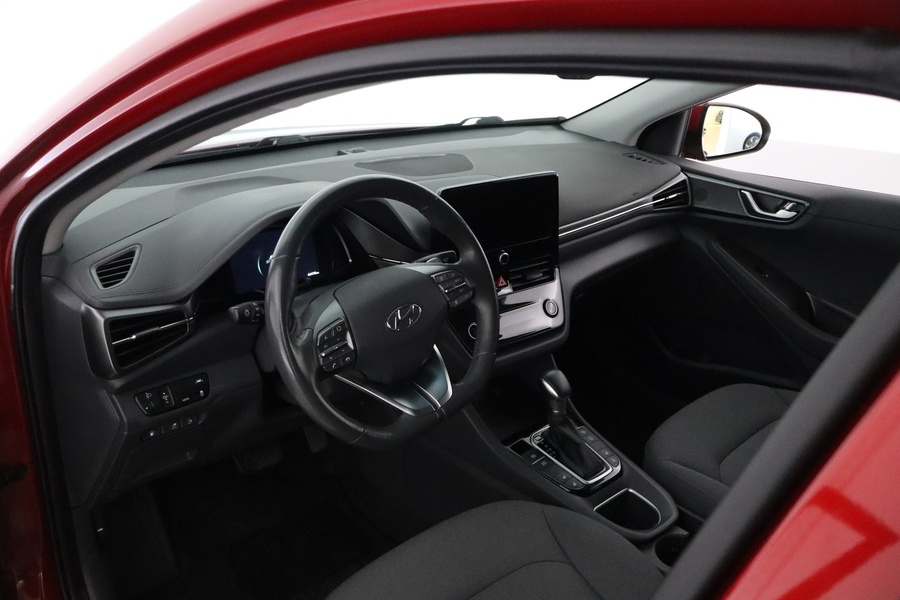 Hyundai IONIQ plug-in vaihtoauto