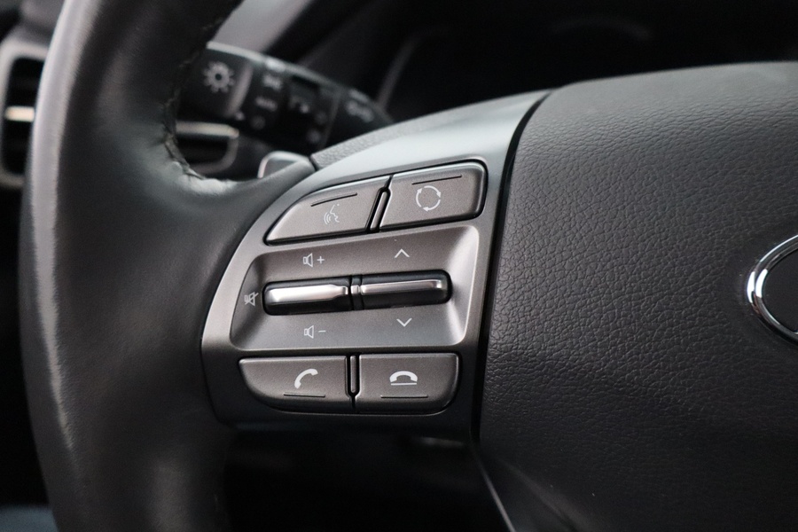 Hyundai IONIQ plug-in vaihtoauto