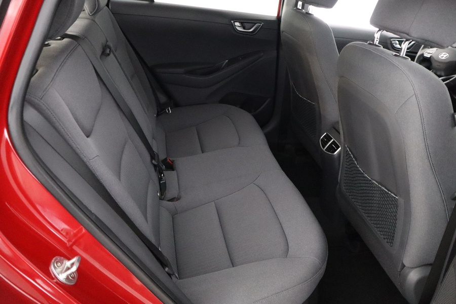 Hyundai IONIQ plug-in vaihtoauto