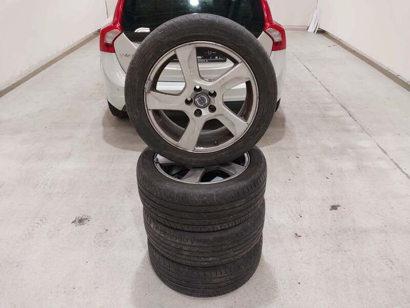 Volvo V60 vaihtoauto