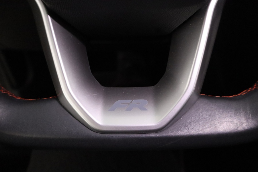 SEAT Leon Sportstourer vaihtoauto