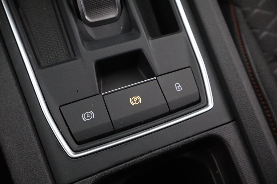 SEAT Leon Sportstourer vaihtoauto