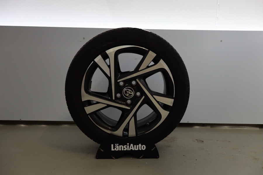 Toyota C-HR vaihtoauto