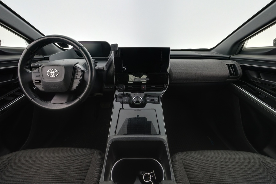 Toyota bZ4X vaihtoauto