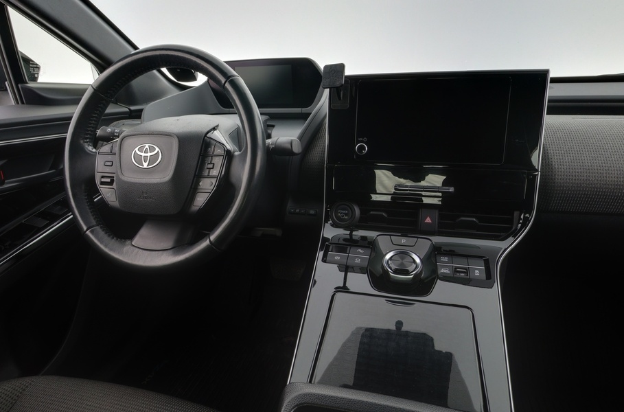 Toyota bZ4X vaihtoauto