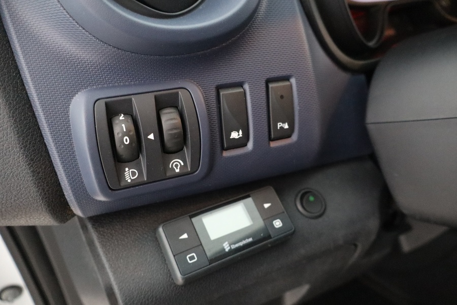 Opel Vivaro vaihtoauto