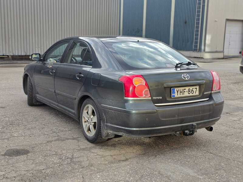 Toyota Avensis vaihtoauto