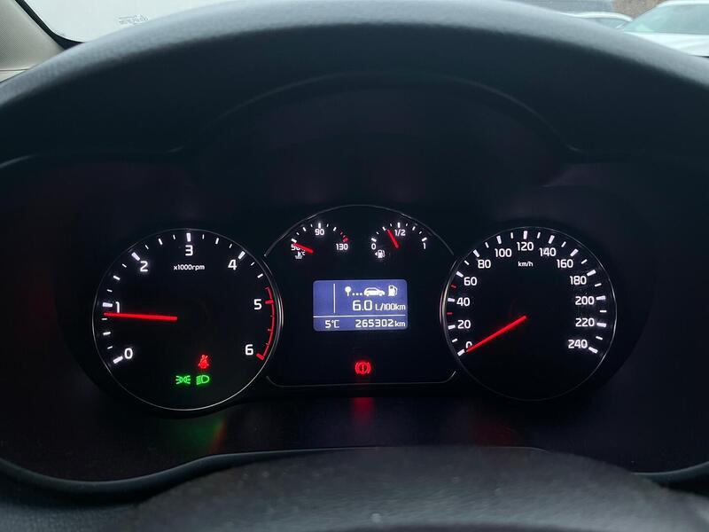 Kia Carens vaihtoauto