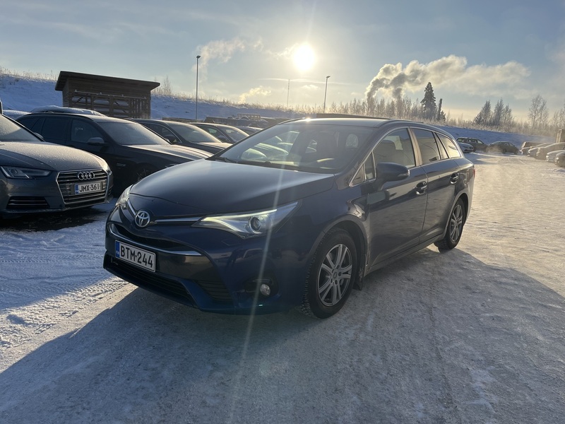 Toyota Avensis vaihtoauto