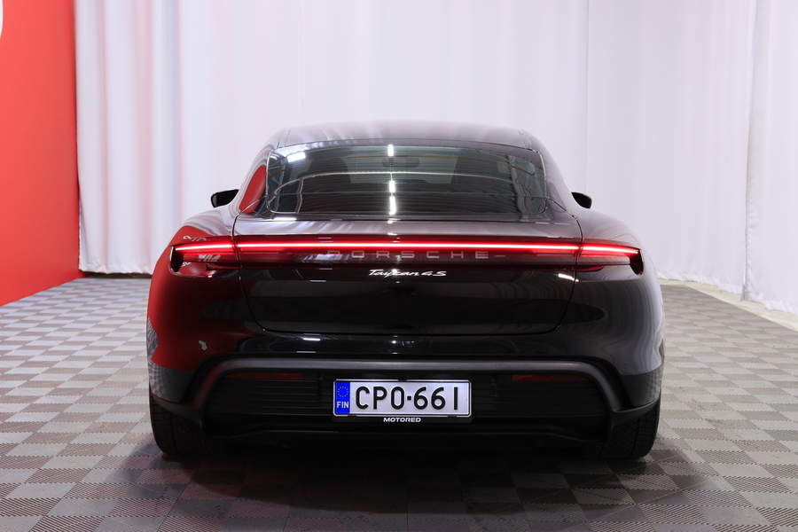 Porsche Taycan vaihtoauto