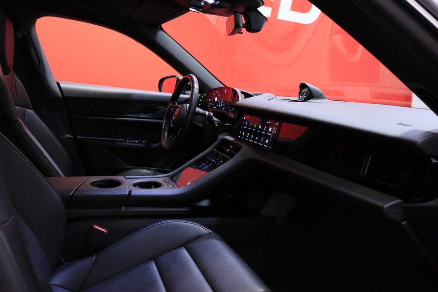 Porsche Taycan vaihtoauto