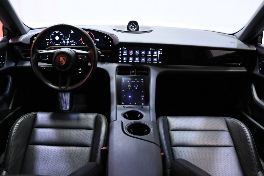 Porsche Taycan vaihtoauto