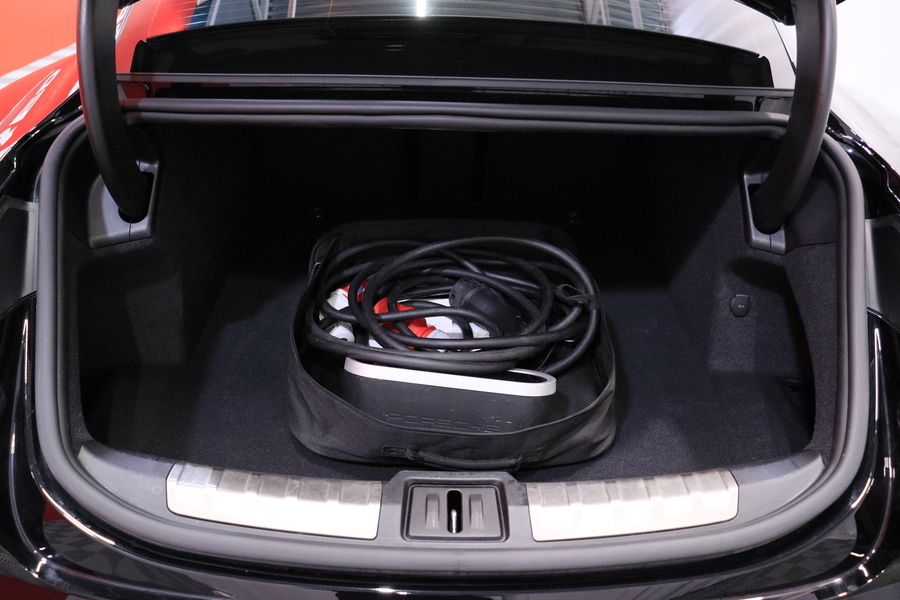 Porsche Taycan vaihtoauto