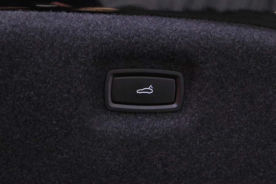 Porsche Taycan vaihtoauto