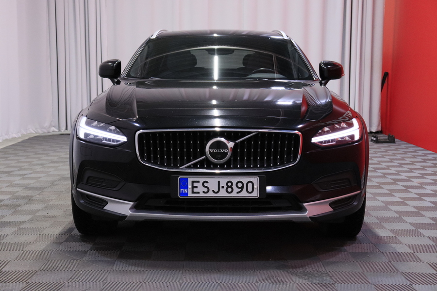 Volvo V90 Cross Country vaihtoauto