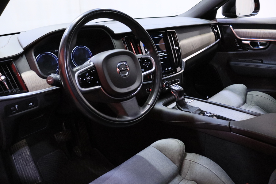 Volvo V90 Cross Country vaihtoauto