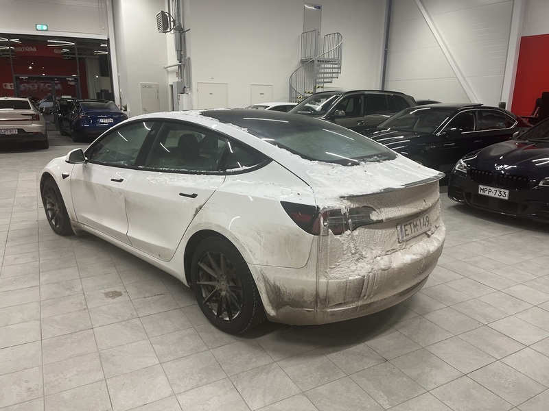 Tesla Model 3 vaihtoauto