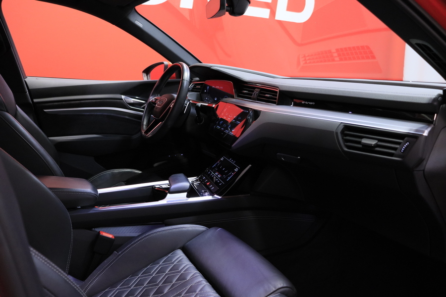 Audi e-tron vaihtoauto