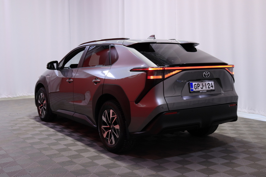 Toyota bZ4X vaihtoauto