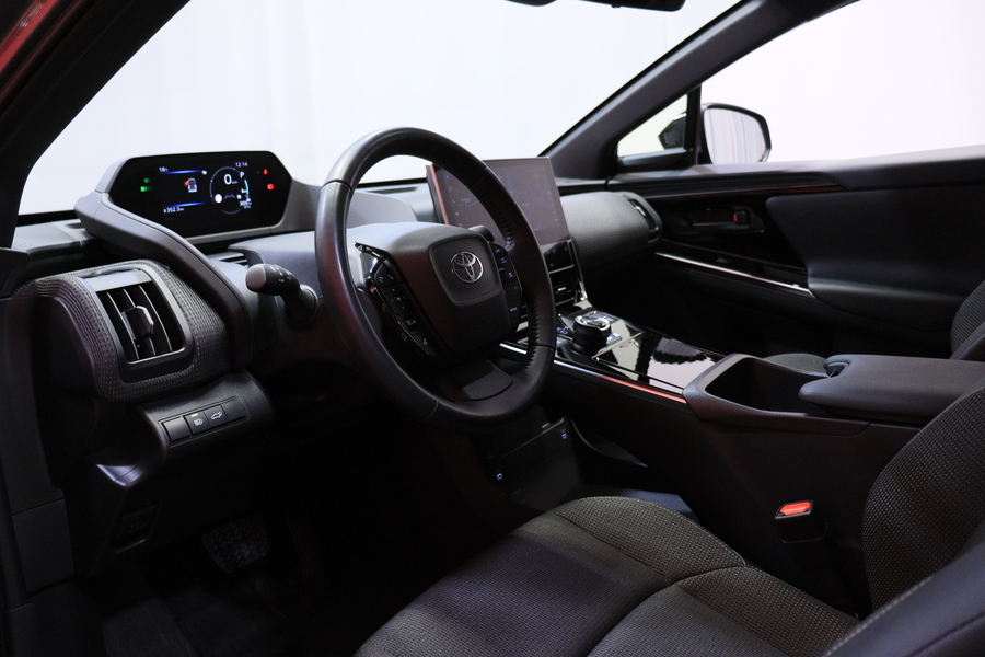 Toyota bZ4X vaihtoauto