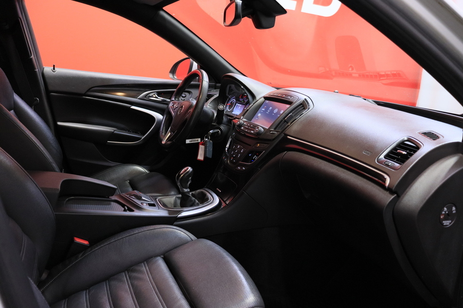 Opel Insignia vaihtoauto