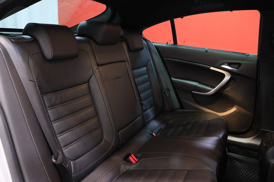 Opel Insignia vaihtoauto