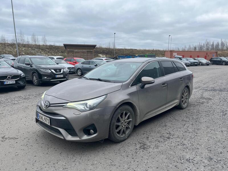 Toyota Avensis vaihtoauto