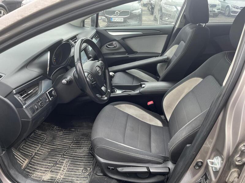 Toyota Avensis vaihtoauto