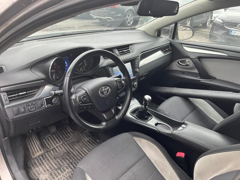 Toyota Avensis vaihtoauto