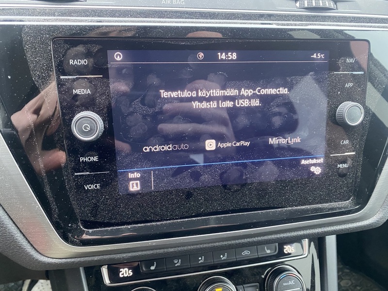 Volkswagen Touran vaihtoauto